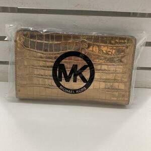 MICHAEL KORS, NWT GOLD ANIMAL PRINT WOMENS LARGE CLUTCH